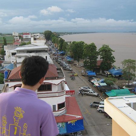 Riverfront Hotel Mukdahan Exterior foto