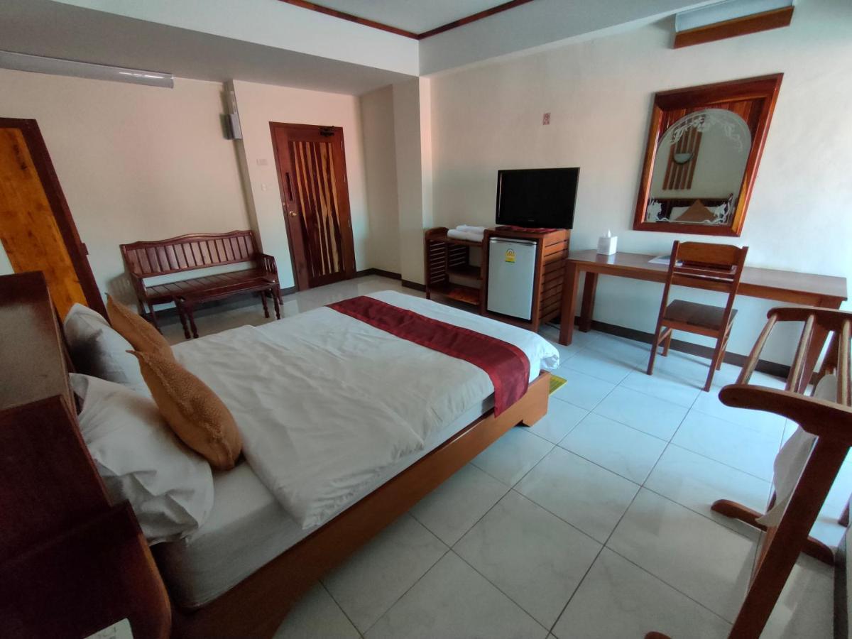 Riverfront Hotel Mukdahan Exterior foto
