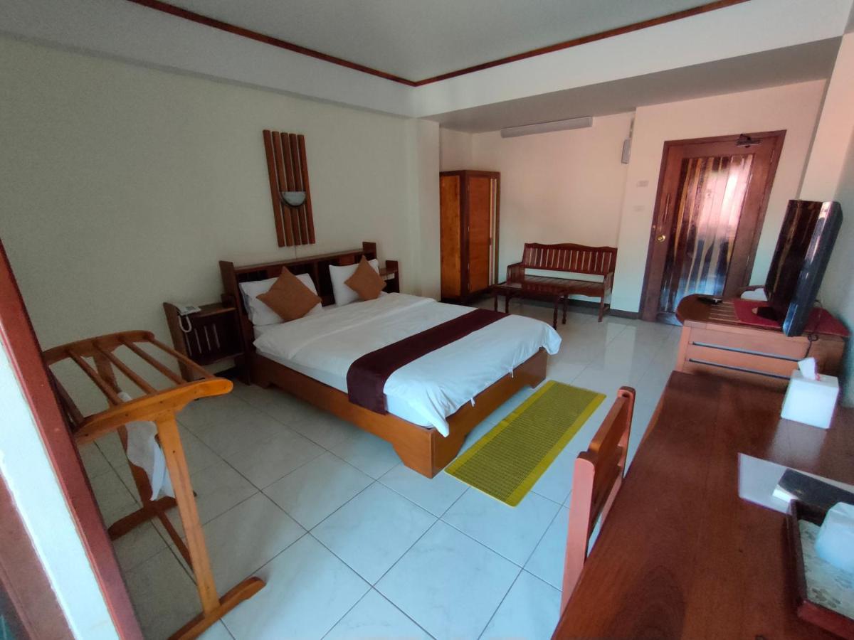 Riverfront Hotel Mukdahan Exterior foto