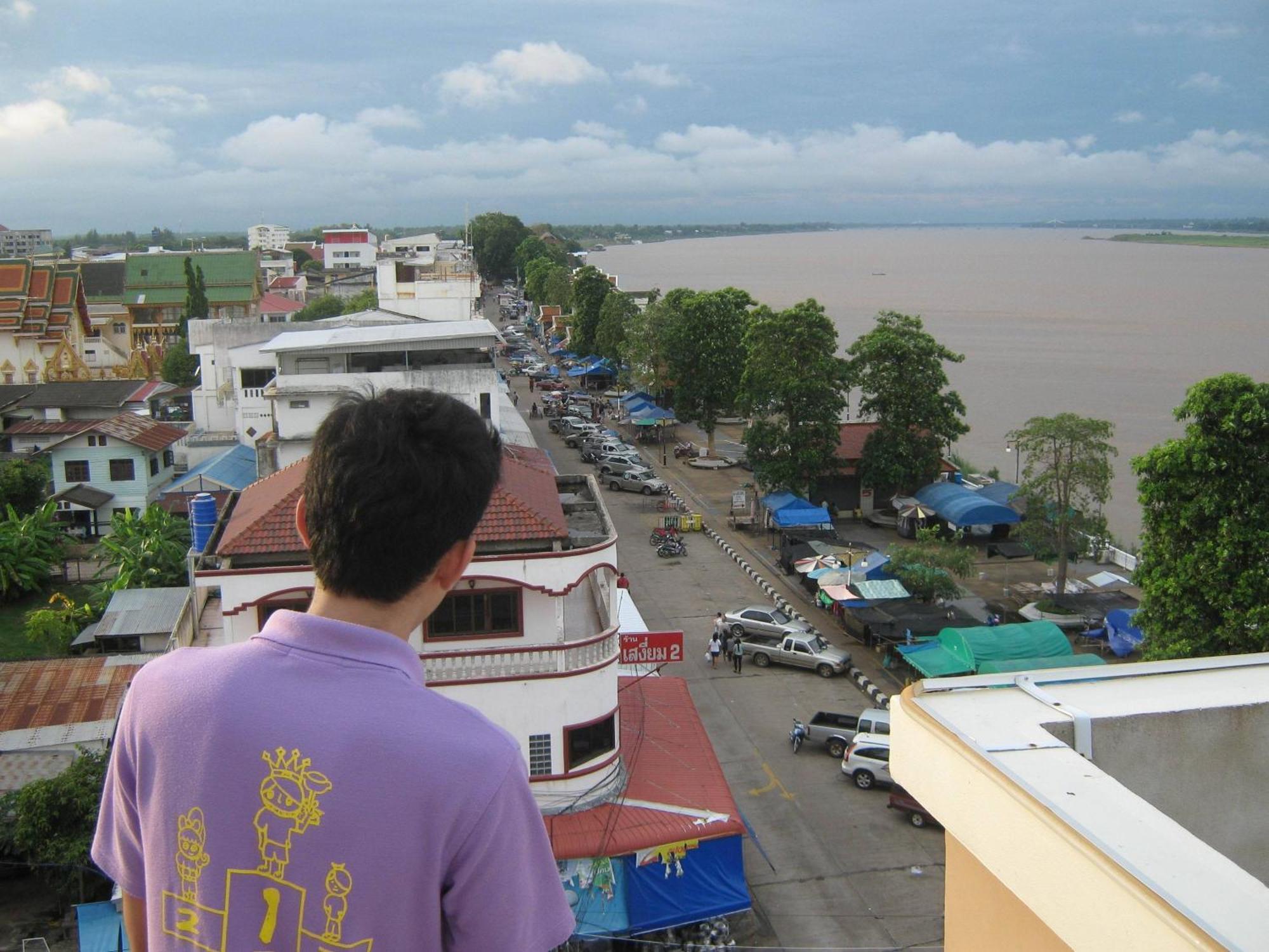 Riverfront Hotel Mukdahan Exterior foto